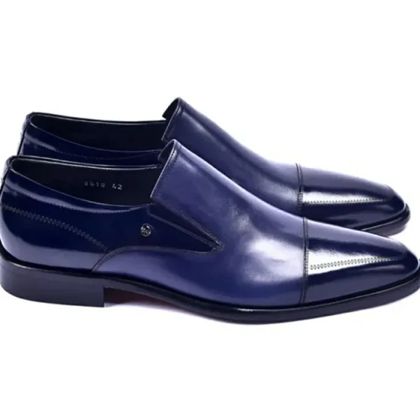 Shop Corrente C1401-3519 Cap Toe Loafers Navy