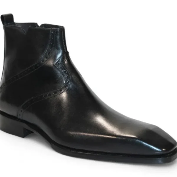 Shop Duca by Matiste Pedaso Leather shoes Black