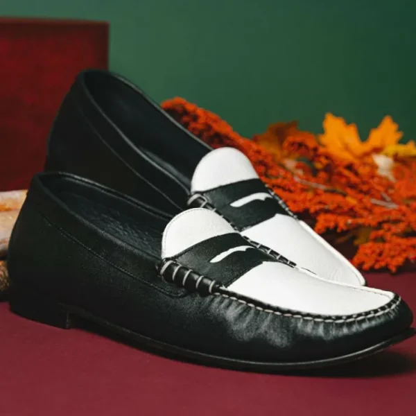 New T.B. Phelps TB Phelps The Shag Loafers Black / White